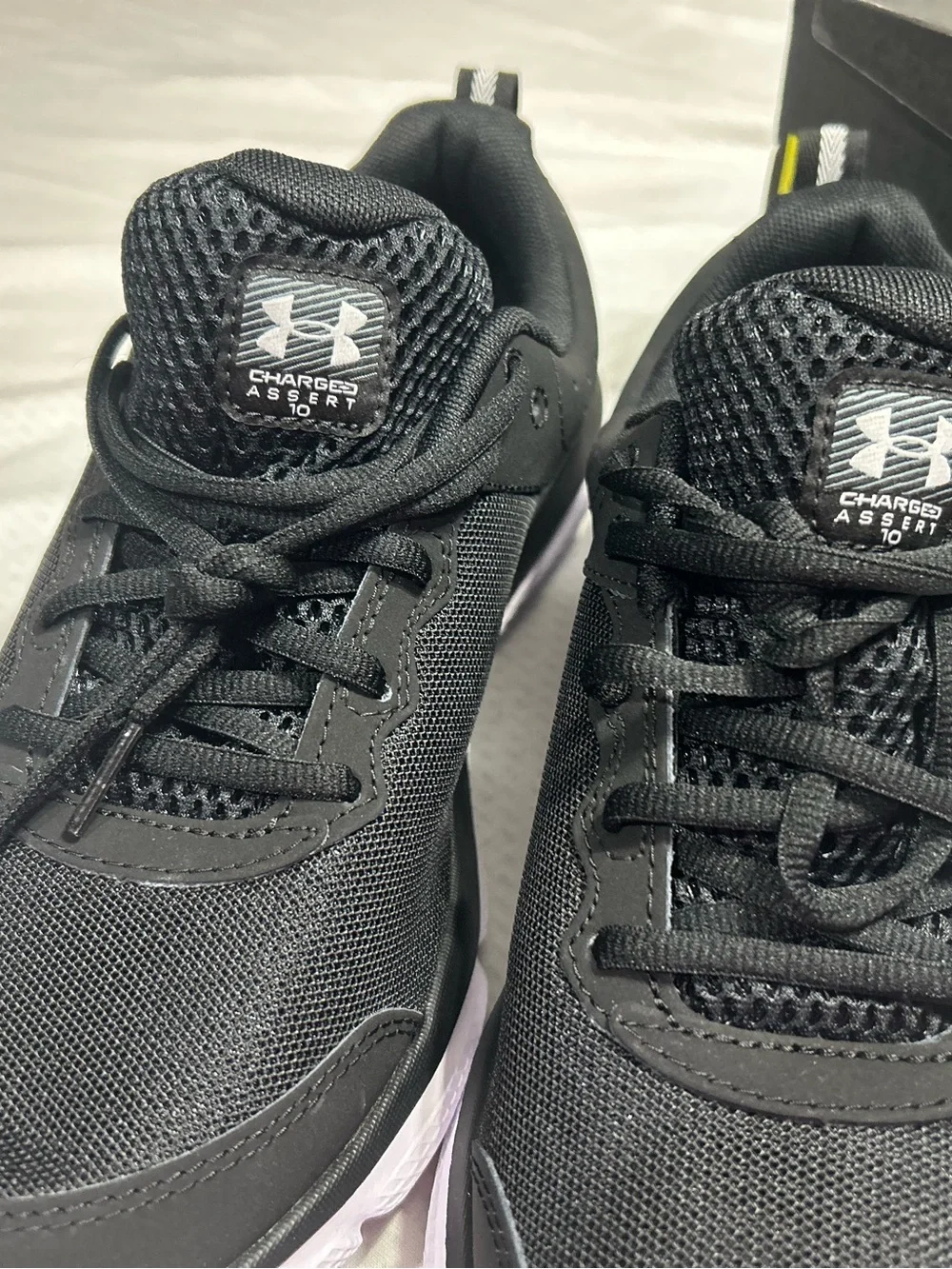 Under Armour Women’s Charged Assert 10 – Black/White – Size 11 D Wide